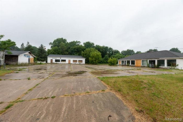 Old 23 Shopping Plaza - From Real Estate Listing (newer photo)